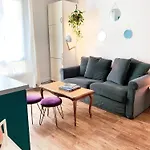 Cute Little For 6 Persons * Париж