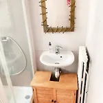 Апартаменты Cute Little For 6 Persons Париж