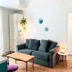 Cute Little For 6 Persons Апартаменты Париж