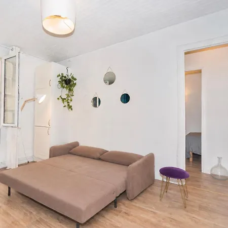 Cute Little For 6 Persons Paris