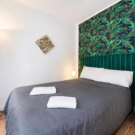 Cute Little For 6 Persons Appartement Paris