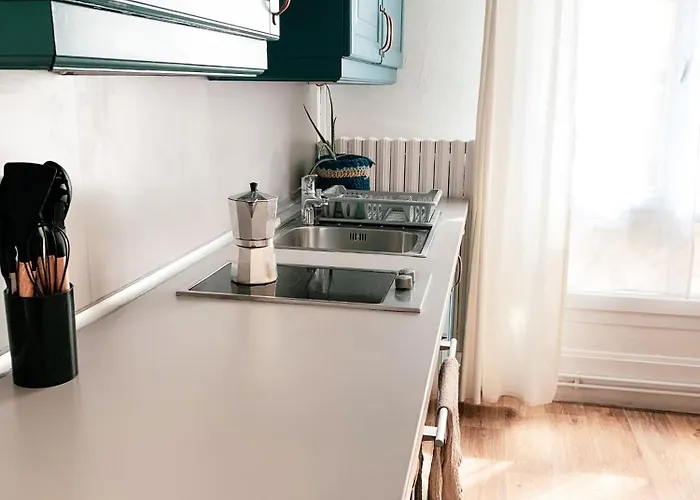 Cute Little For 6 Persons Paris