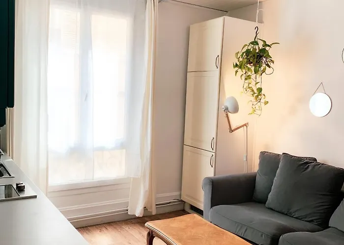 Cute Little For 6 Persons Paris